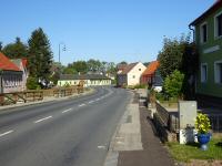  Blick auf die Wanderstrecke entlang der B5 in Weinpolz 