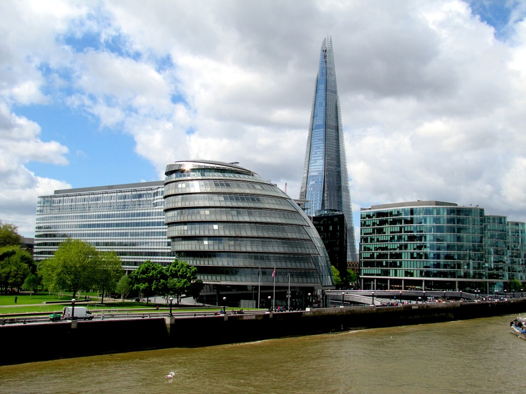 This is the view of the south bank, which is all glass, it seems. The rounded building is City Hall, and you can see the Shard behind it.