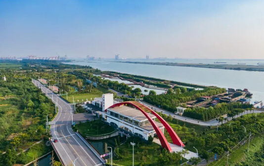 Enjoy cycling in Taixing's Hongqiao town