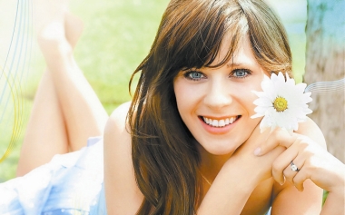 Zooey Deschanel, one of the 'Top 20 hottest women in the world in 2014' by China.org.cn