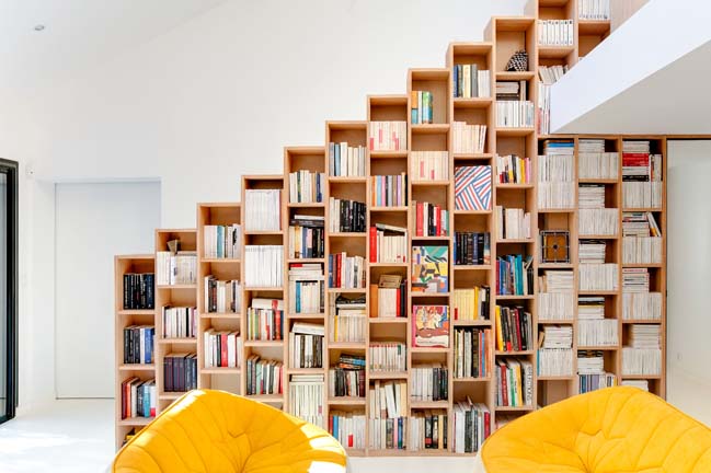 Bookshelft House by Andrea Mosca