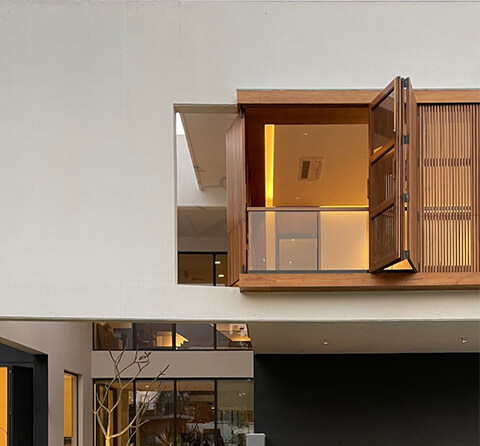 Cantilever House