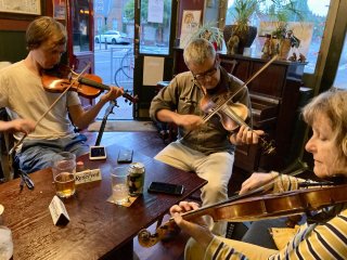 Checked in at Jolly Brewer. Wednesday evening session 🎻🎻🎻 — with Jessica