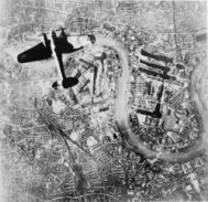 Heinkel He 111 over the Thames