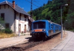 SNCF RRR 14 en Gare SNCF Merens Les Vals. Train pour LaTour De Carol. SNCF RRR 14 with Train for LaTour De Carol in the SNCF Station