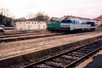 SNCF CC7200 17217 et SNCF BB67400 en Gare SNCF Troyes. SNCF CC7200 17217 and a SNCF BB67400 in the SNCF Station