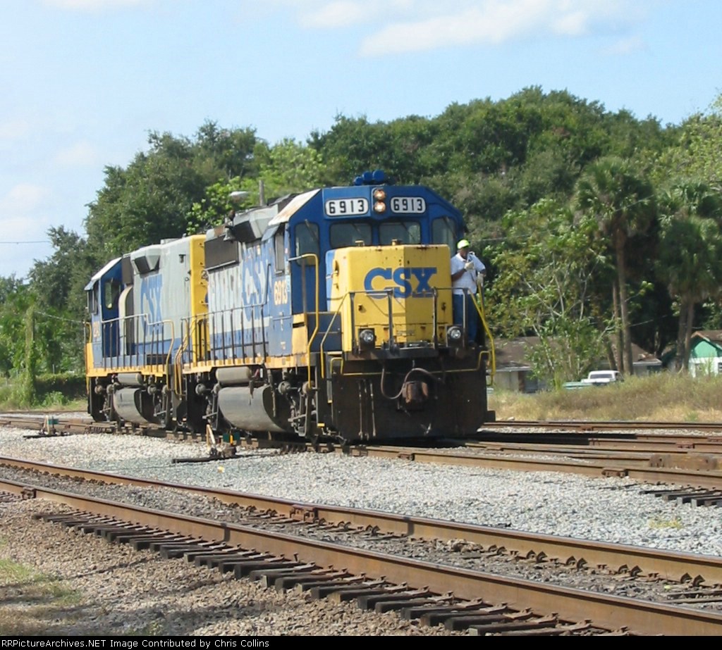 Wildwood Yard's GP38 based Roadmate and GP40 Mother