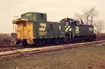 BN Wood Caboose with switcher