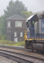 CSX 6913 and CA Tower