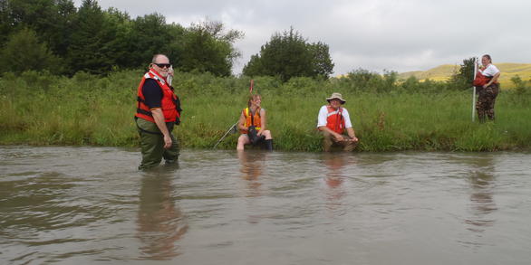 Water-quality sampling on the Dismal River near Thedford, Nebr.