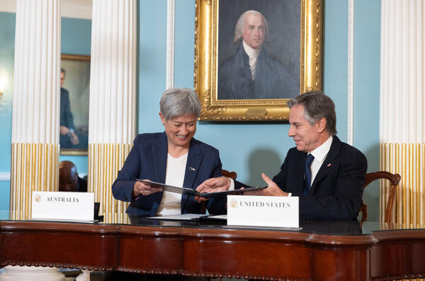 Minister for Foreign Affairs, Penny Wong, and U.S. Secretary of State, Antony Blinken, with the signed bilateral statement.