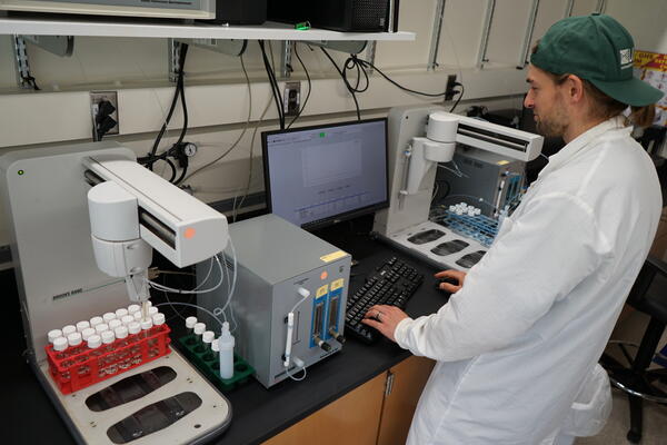 USGS scientist Tylor Rosera analyzes dragonfly larvae samples for mercury as part of the Dragonfly Mercury Project. 