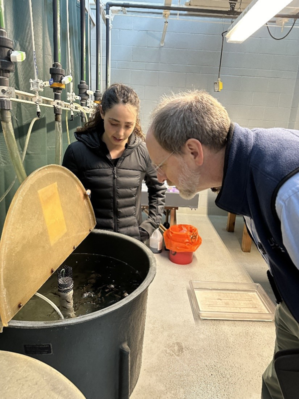 Director visits Western Fisheries Research Center Wet Lab