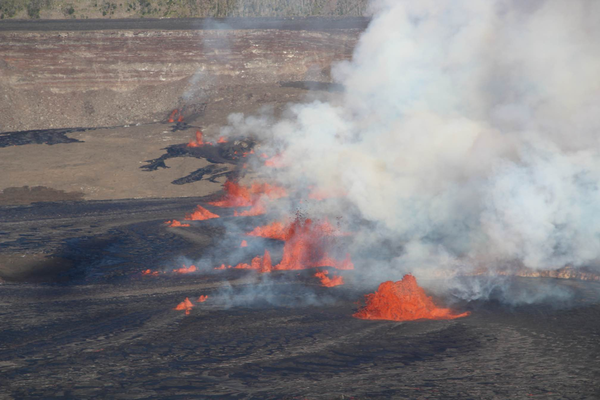 lava fountains inside the Kīlauea crater