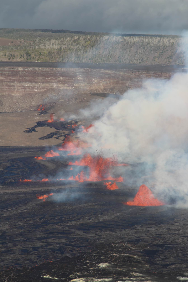 lava fountains inside the Kīlauea crater