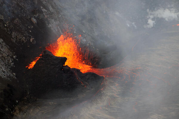 A brief gap in the fume provides a clear view of the fountaining at the western vent in Halema‘uma‘u crater,