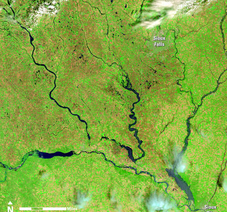 Landsat 8 image from June 24, 2024, showing the floods that affected South Dakota and Iowa