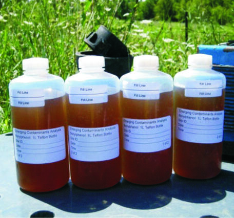 Four sample bottels filled with leachate