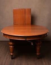 Victorian Mahogany Extending Dining Table