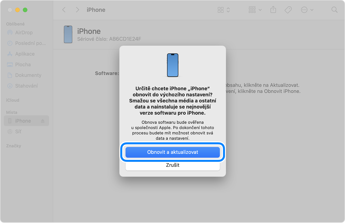 Chcete-li obnovit a aktualizovat iPhone pomocí počítače, musíte volbu potvrdit klepnutím na Obnovit a aktualizovat.