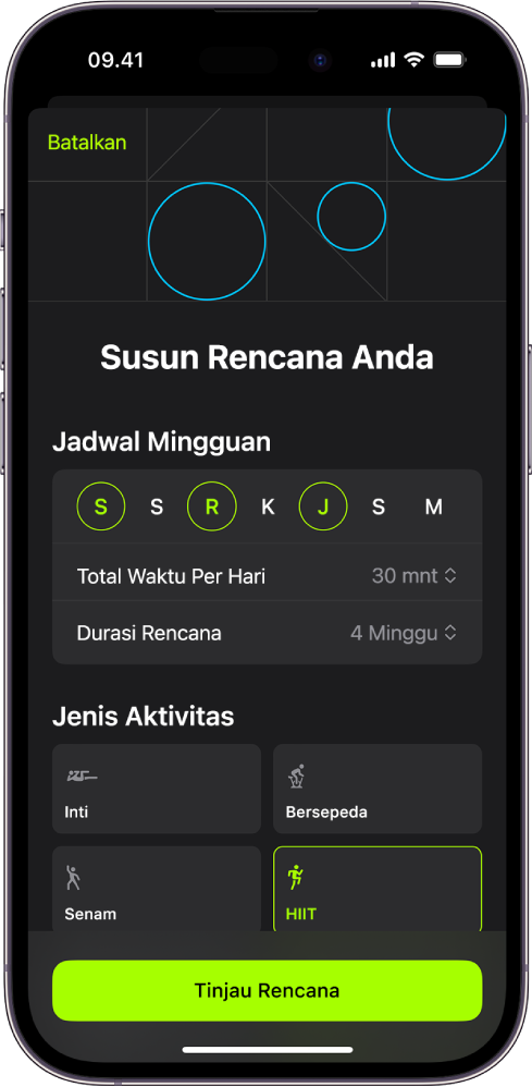 Layar Rencana Khusus, menampilkan pengaturan untuk memilih jadwal mingguan dan durasi rencana. Jenis aktivitas yang tersedia dan tombol Tinjau Rencana berada di bagian bawah.