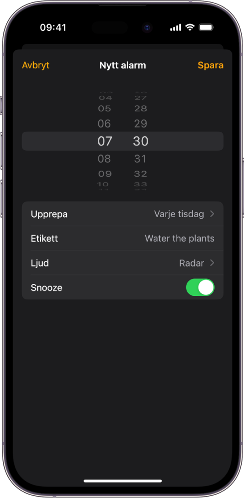 En skärm till att ändra ett alarm med inställningar för att ändra alarmtiden, välja om alarmet ska upprepas, lägga till en alarmetikett, välja ett alarmljud och aktivera snooze.