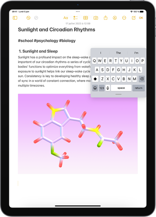 Une note est ouverte dans l’app Notes. Le clavier à l’écran est affiché en petit et flotte en haut à droite de l’écran.