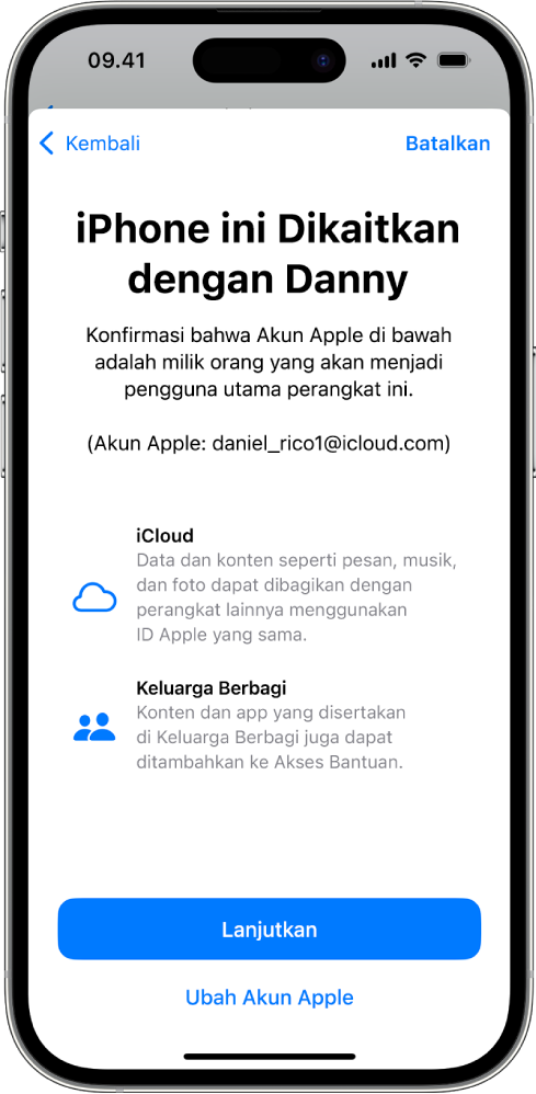 iPhone menampilkan Akun Apple yang dikaitkan dengan perangkat dan informasi mengenai fitur iCloud serta Keluarga Berbagi yang dapat digunakan dengan Akses Bantuan.