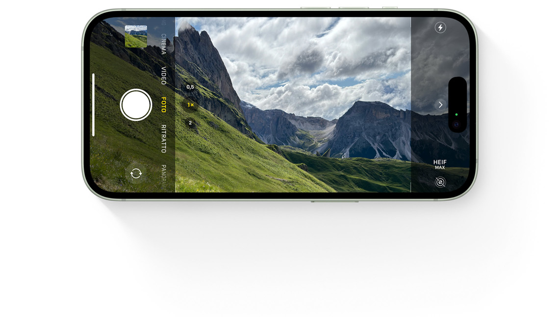 iPhone 15 con fotocamera principale da 48MP