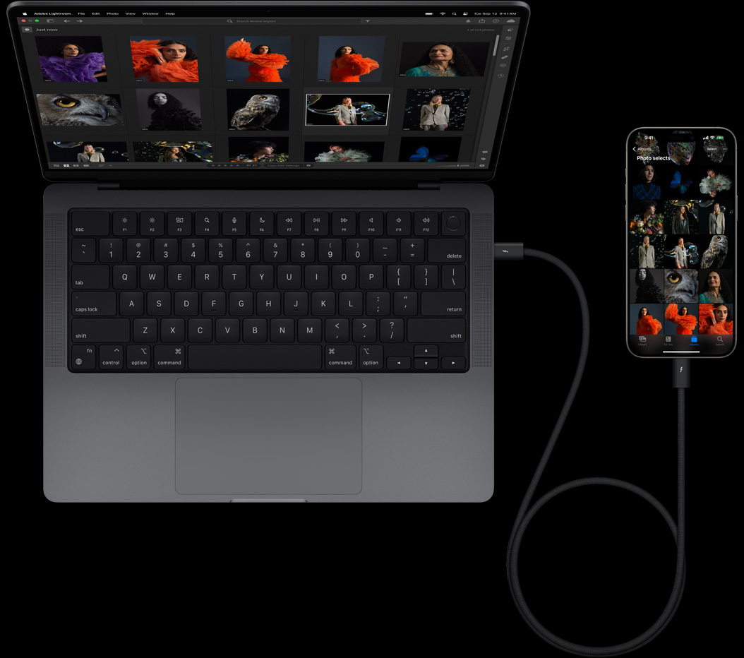 iPhone 15 Pro Max ligado ao MacBook Pro de 14 polegadas por USB‑C