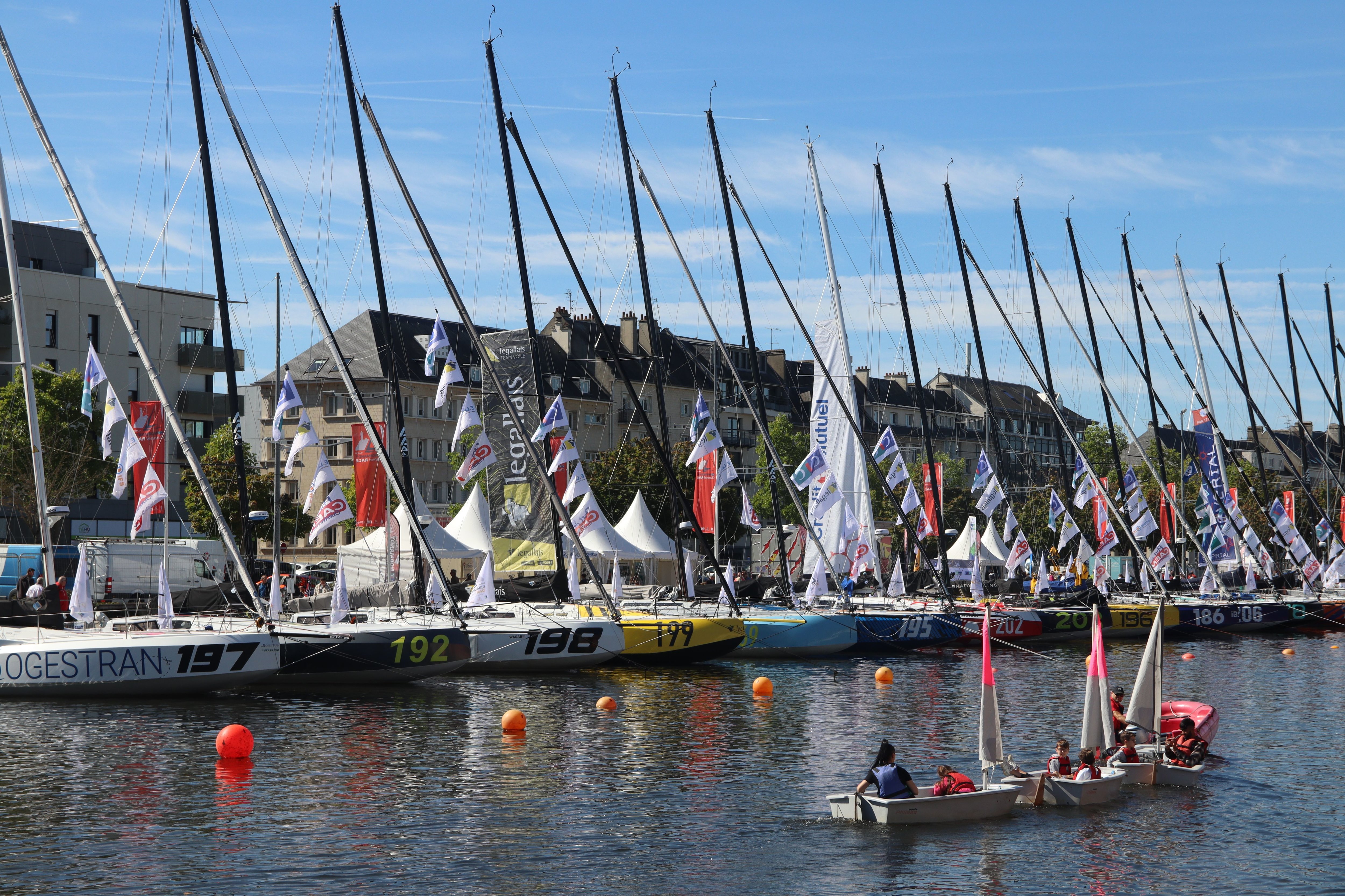 25 équipages de Class40 (ici à Caen avant le départ) vont s'élancer dans la Manche et en mer d'Irlande pour remporter la 15e édition de l'exigeante Normandy Channel race. LP/Esteban Pinel