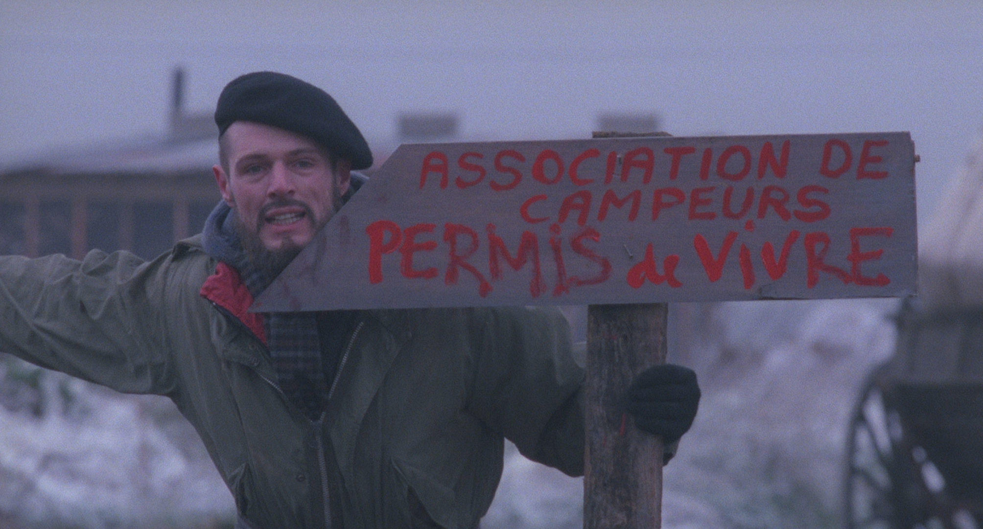 Lambert Wilson, qui a interprété le rôle de l'abbé Pierre en 1989 dans "Hiver 54", s'est exprimé sur les révélations d'agressions sexuelles commises par le co-fondateur d'Emmaüs.
 Denis Amar HIVER 54 
© Epithète Films