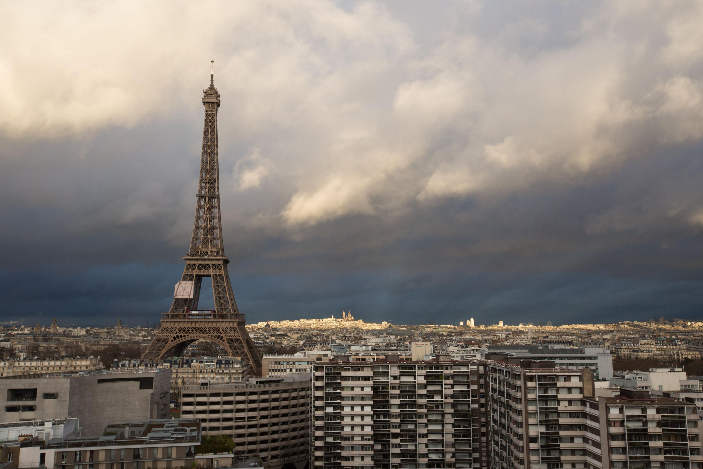 Le temps restera sec toute la journée dans la capitale avant l'arrivée de la pluie dans la nuit. LP/ Matthieu de Martignac