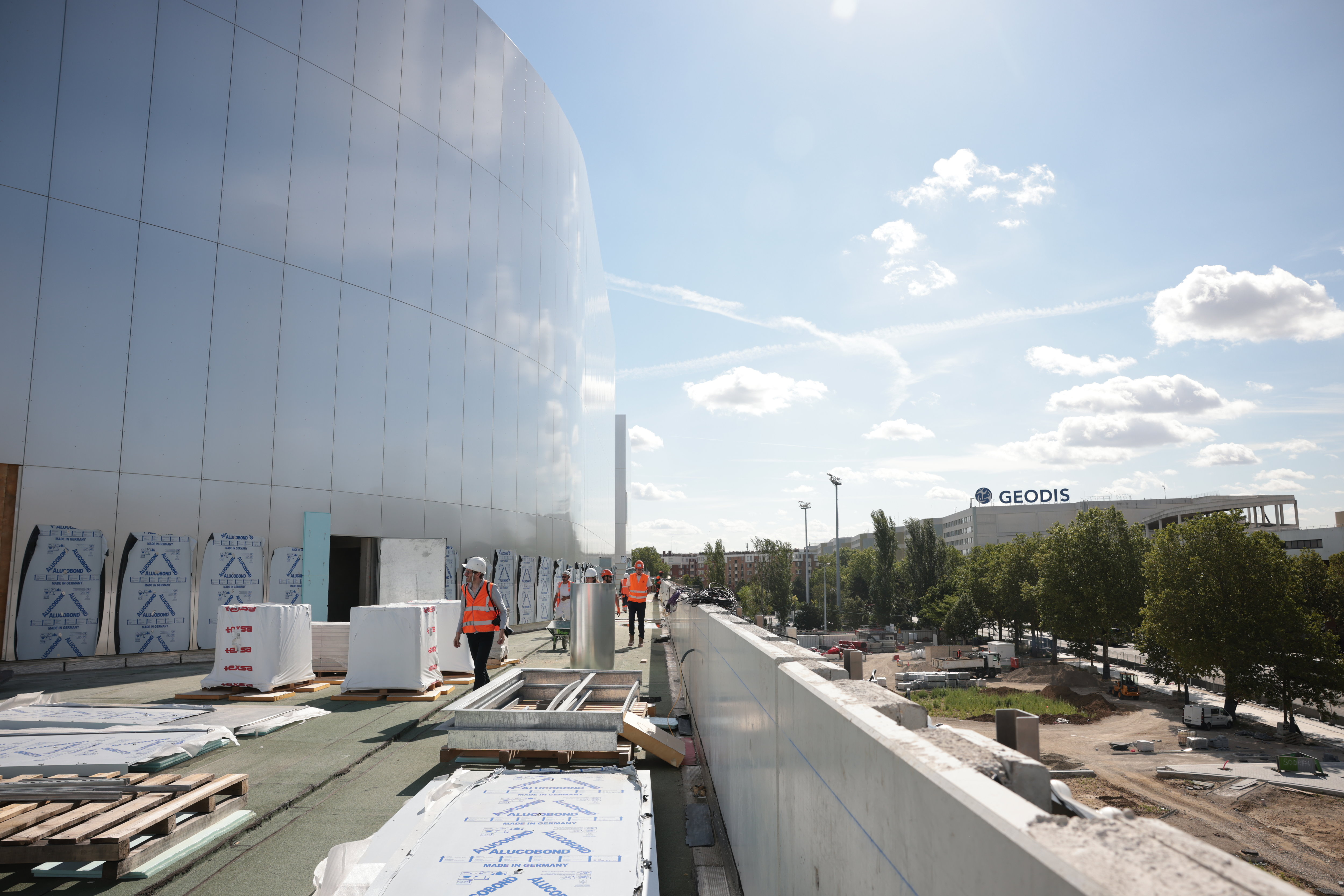 Paris, le 17 juillet 2023. Selon la Ville de Paris, le chantier de l'Arena, porte de la Chapelle, est «dans la dernière ligne droite, avec toujours la perspective d’une fin de travaux en décembre». LP/Olivier Arandel