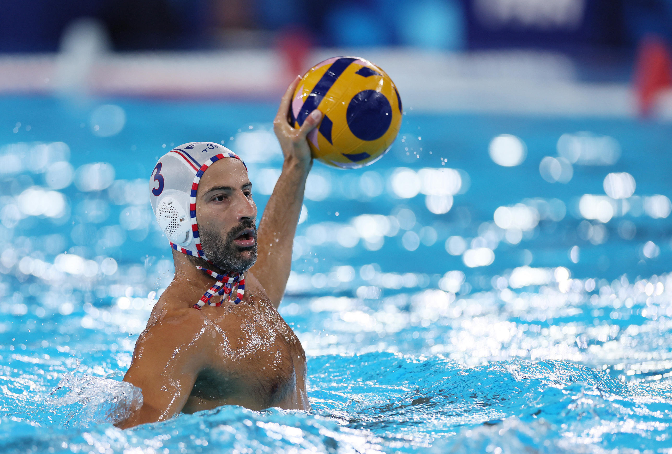 Les Bleus, emmenés par leur capitaine Ugo Crousillat, ne sont pas passés loin d'une belle performance face aux Hongrois. REUTERS/Leah Millis