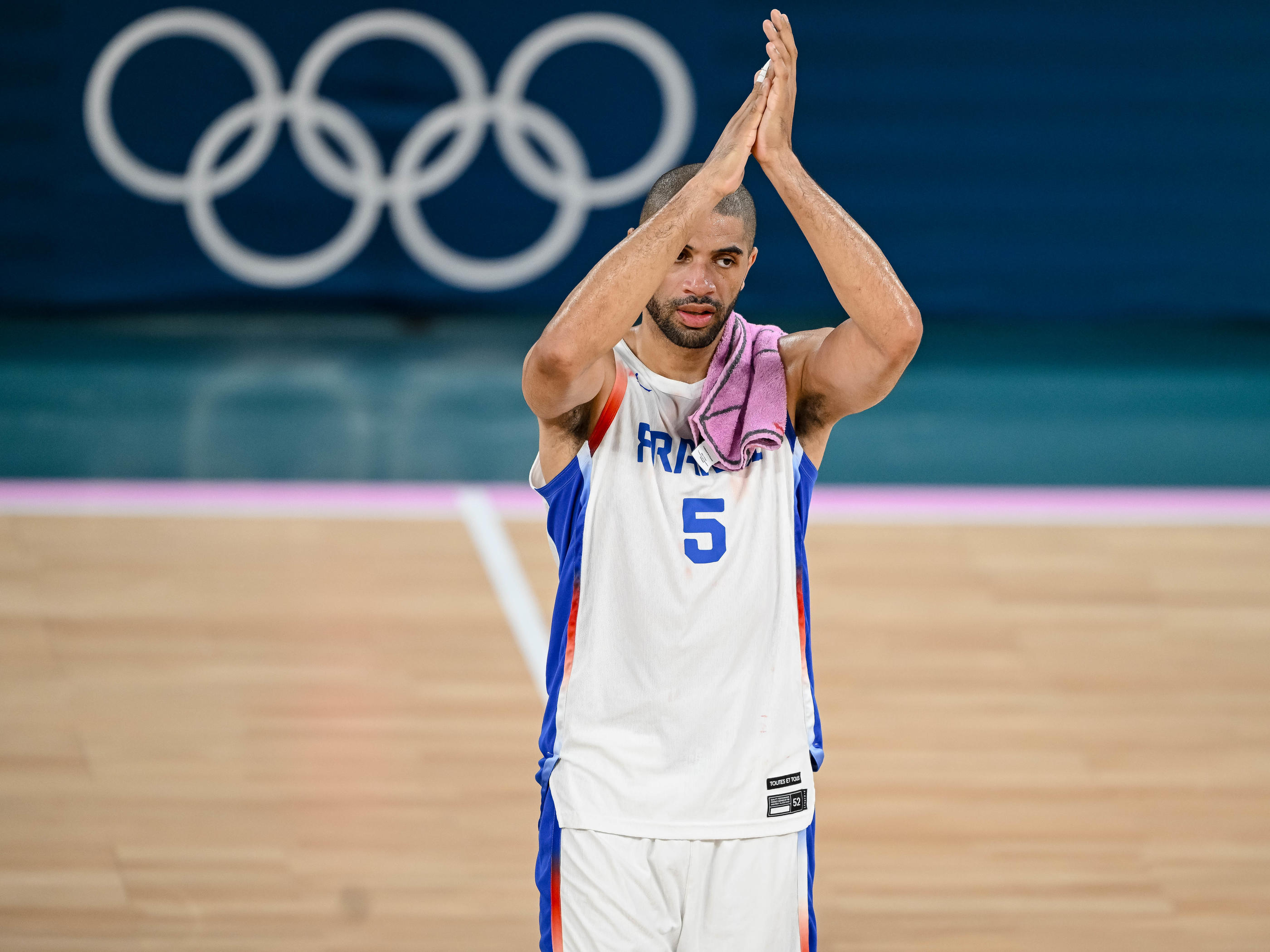 Nicolas Batum stoppe sa carrière internationale après 177 sélections avec les Bleus. Harry Langer/DeFodi Images/Icon Sport