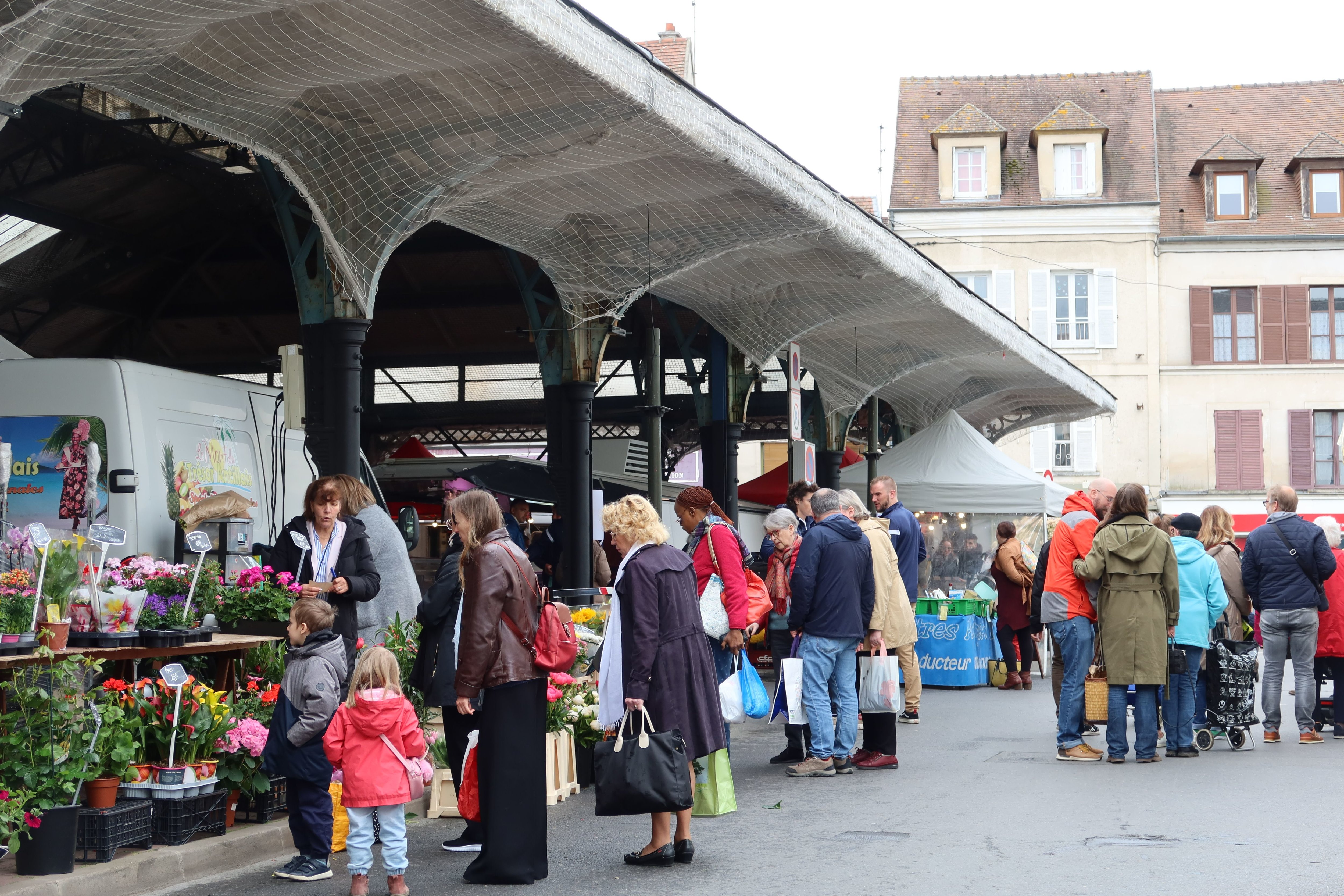 Meaux, samedi 27 avril. Les critères retenus pour le concours sont la qualité des produits, le respect des circuits courts et de la saisonnalité, la convivialité et la longévité du marché. LP/S.R.