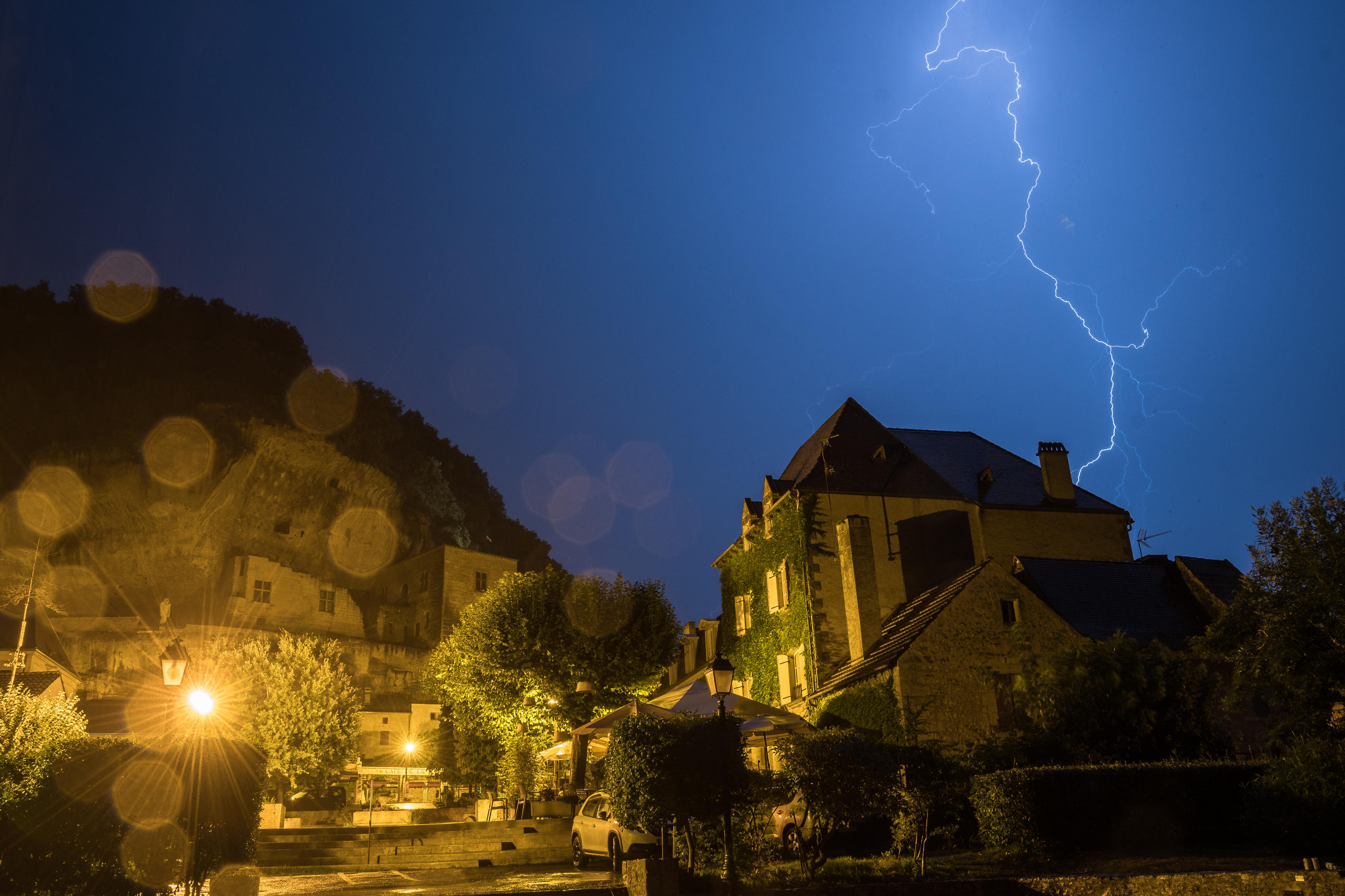 Environ 8000 éclairs ont touché le sol mercredi soir. (illustration) istock/Frédéric Desmoulins