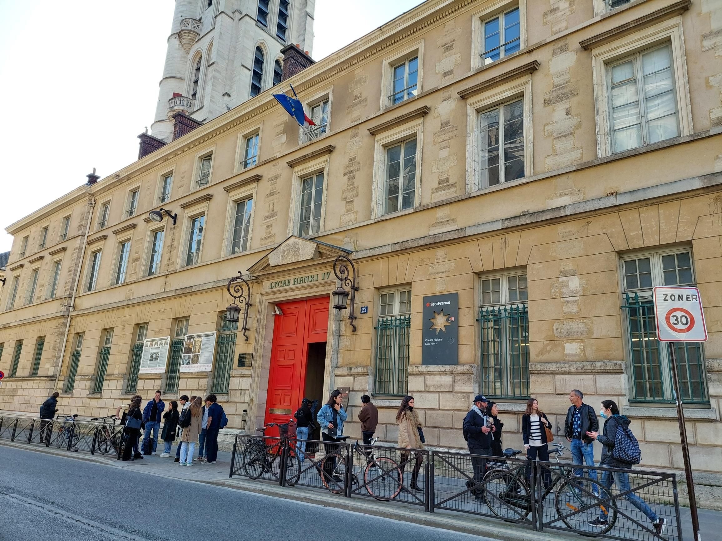 Le Ve arrondissement, avec ses établissements scolaires prestigieux, comme le collège-lycée Henri-IV, figure en tête de notre classement où habiter à Paris pour bénéficier de la meilleure scolarité. LP/Élodie Soulié