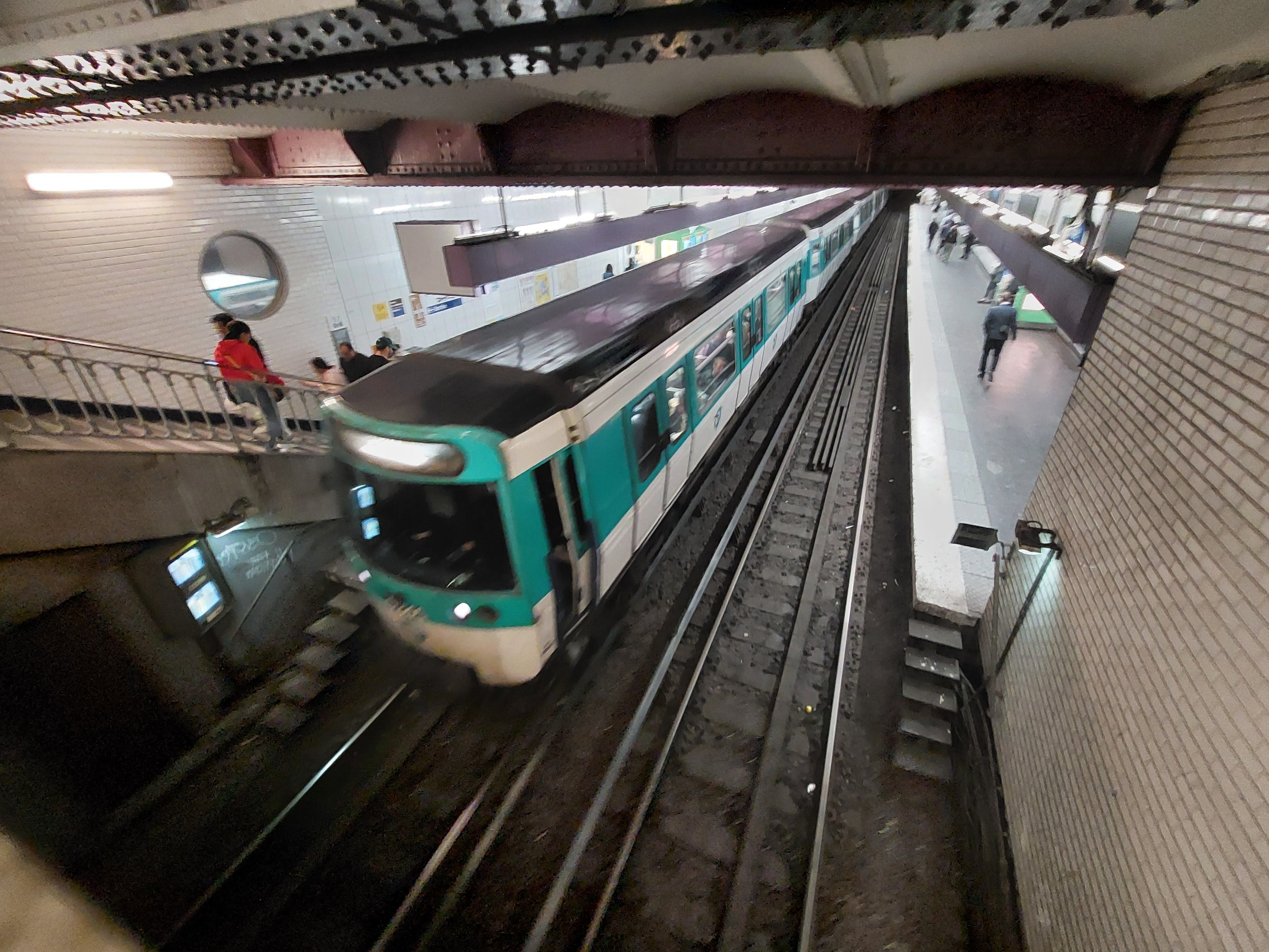 Une personne est tombée entre deux rames du métro et n'a pas survécu. (Illustration) LP/Sebastian Compagnon