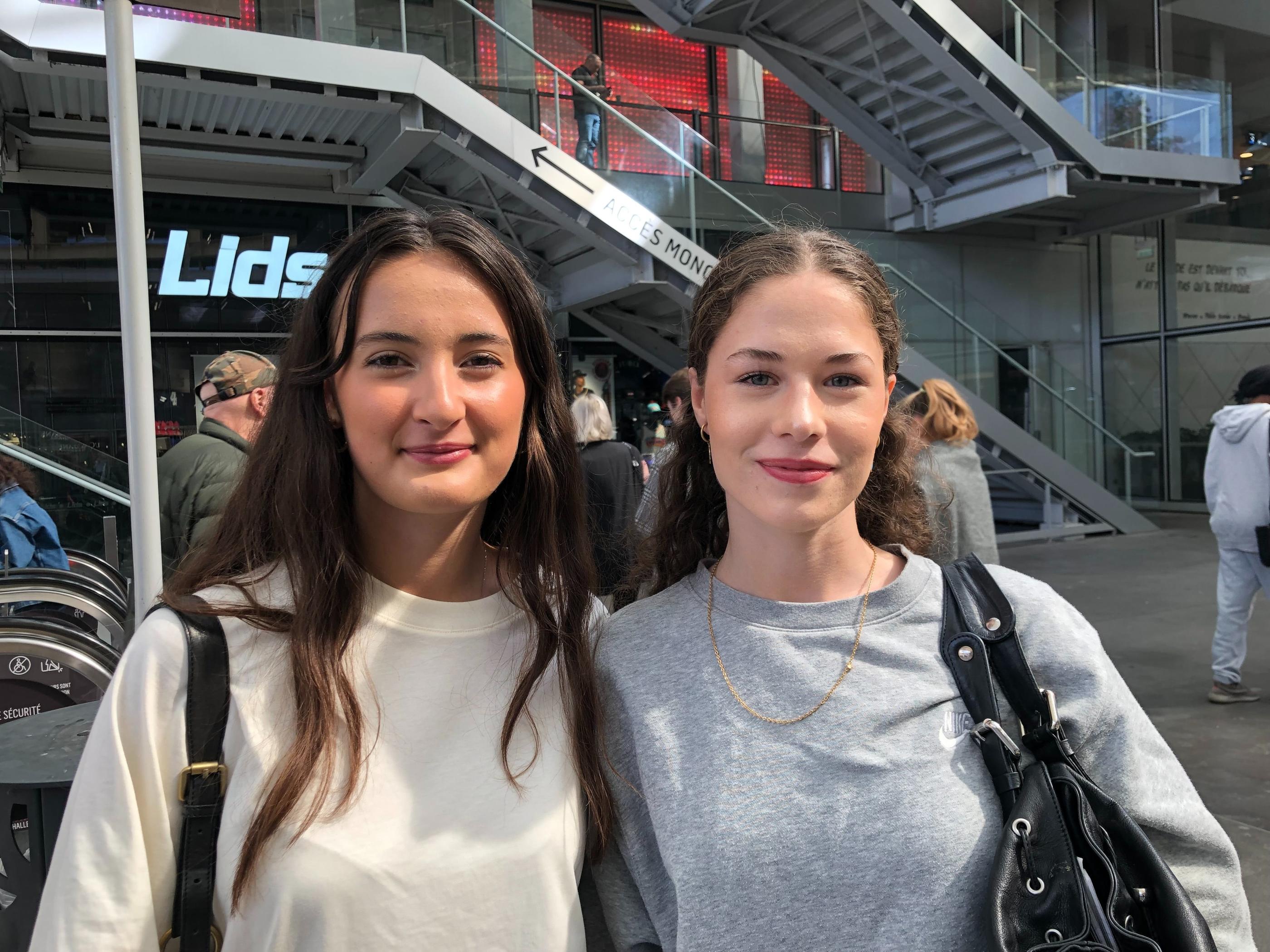 Pour Jeanne et Emma, 16 ans, les agressions sont quotidiennes pour les femmes dans les transports en commun. LP/Marie Gréco