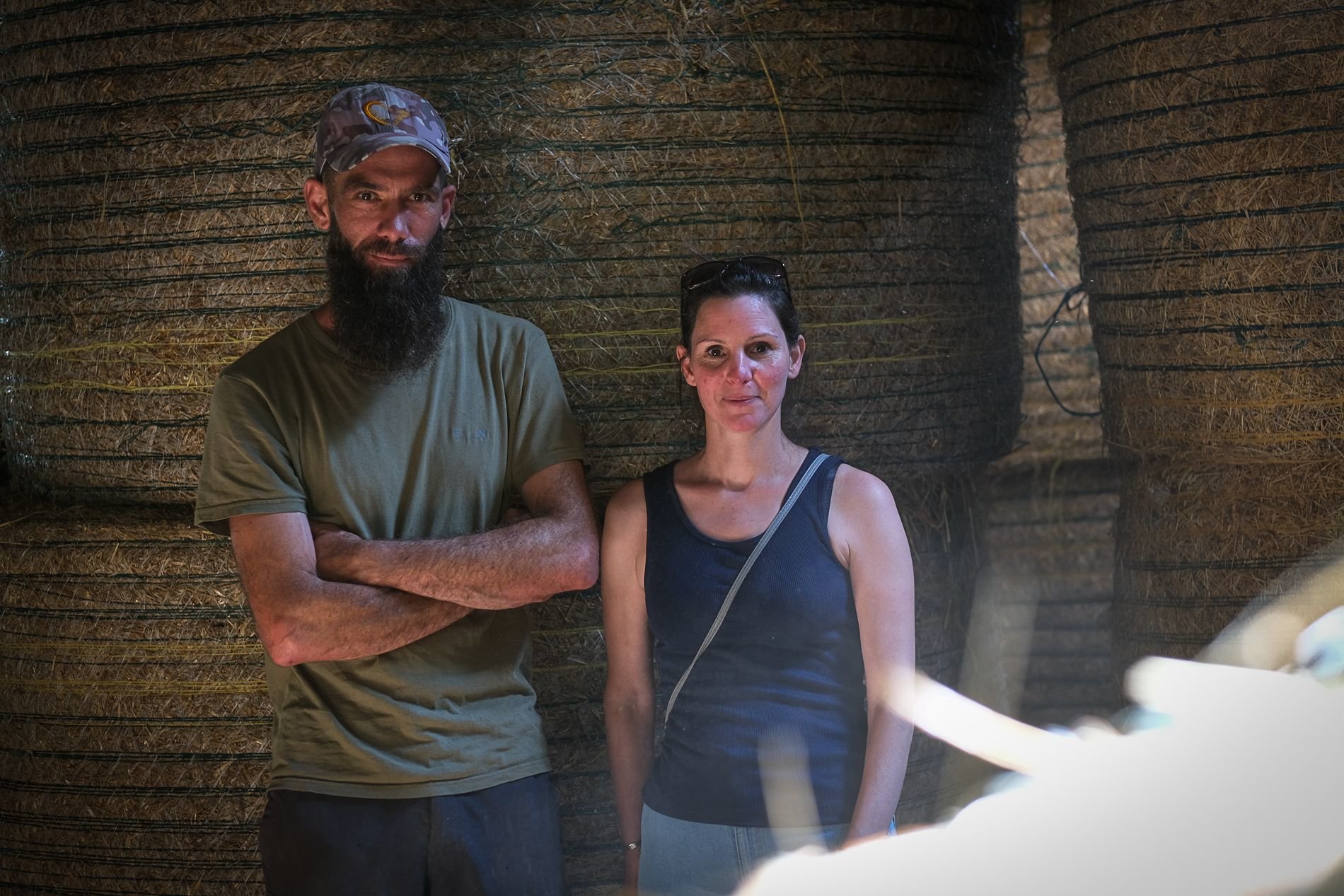 Sofia et Stéphane Ryckbosch, éleveurs fromagers à Prats de Mollo (Pyrénées-Orientales), ont été parmi les premiers touchés par la fièvre catarrhale en juin. Ils ont perdu les deux tiers de leur troupeau, les laissant sans ressources. LP/Yann Kerveno