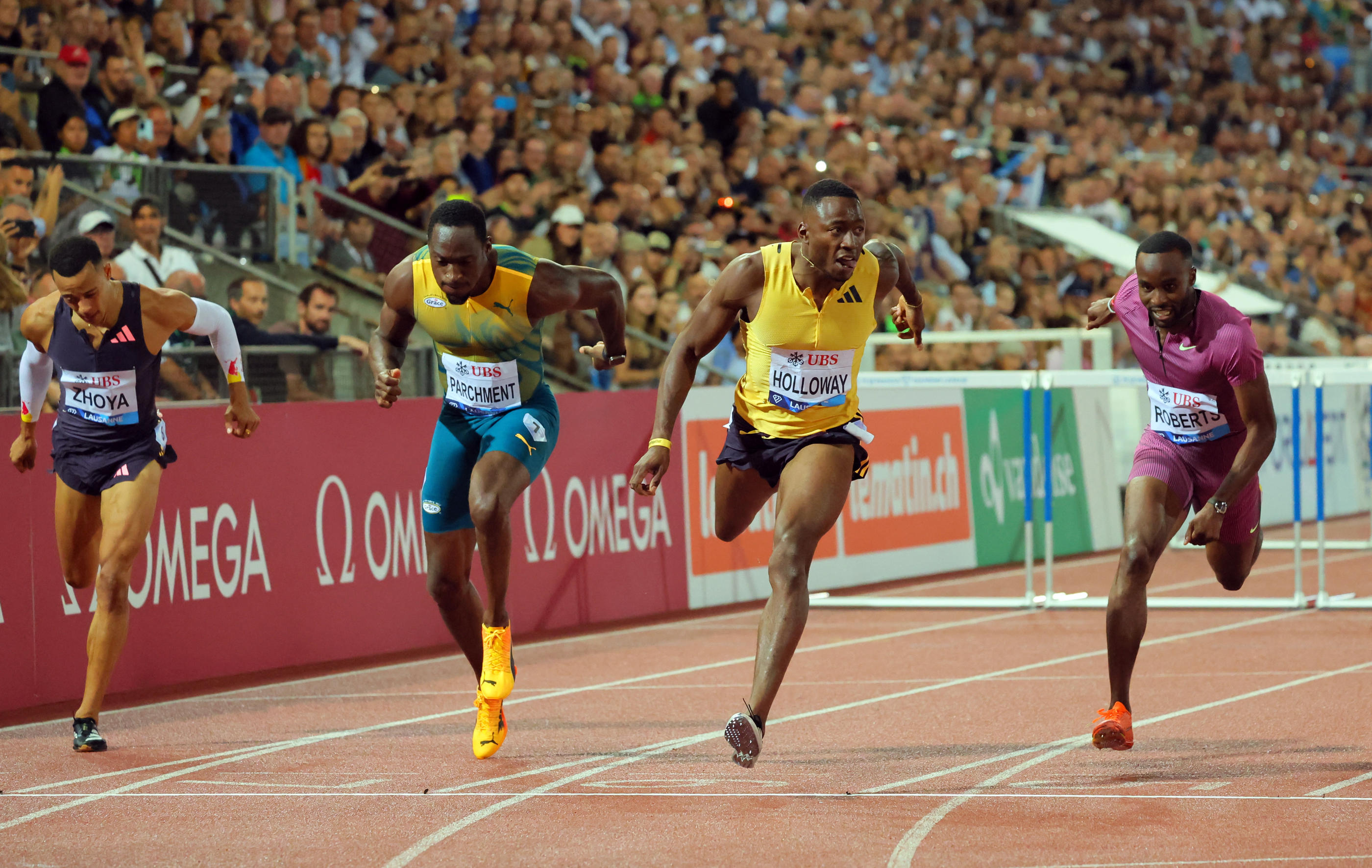 Sasha Zhoya (à gauche) a pris la 7e place du 110 m haies du meeting de Lausanne, ce jeudi. Reuters/Denis Balibouse