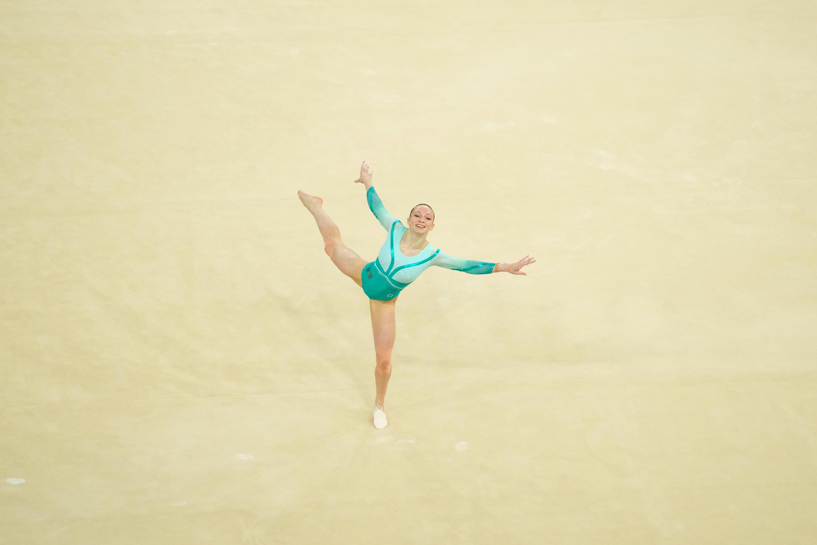 La Roumaine Ana Barbosu va finalement recevoir la médaille de bronze de l'épreuve de gymnastique au sol des JO de Paris 2024. Icon Sport/Kyle Terada