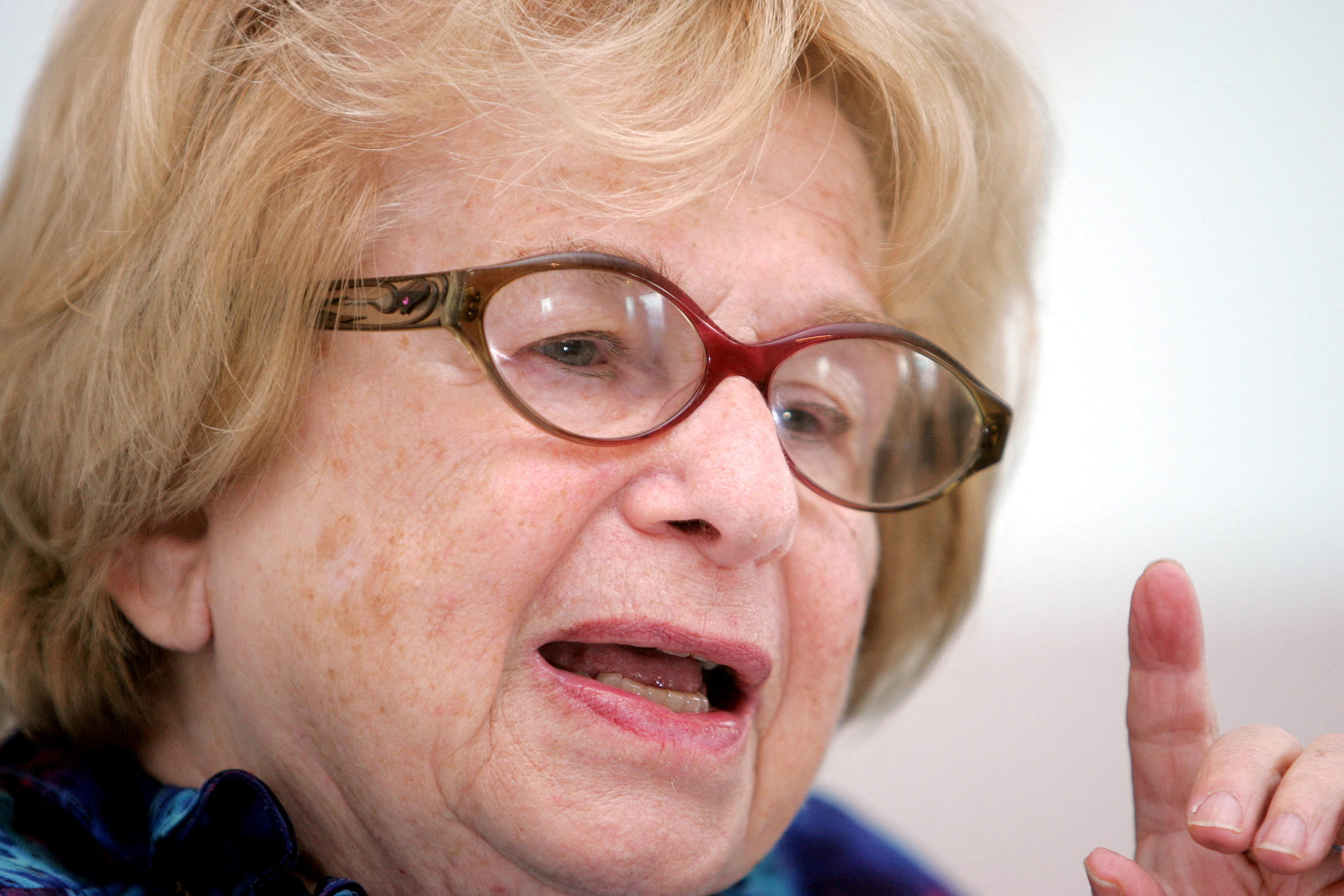 La sexologue américaine Ruth Westheimer, connue sous le nom de Dr Ruth, est morte à l'âge de 96 ans. Ici, en 2005. Reuters/Andreas Meier/File Photo