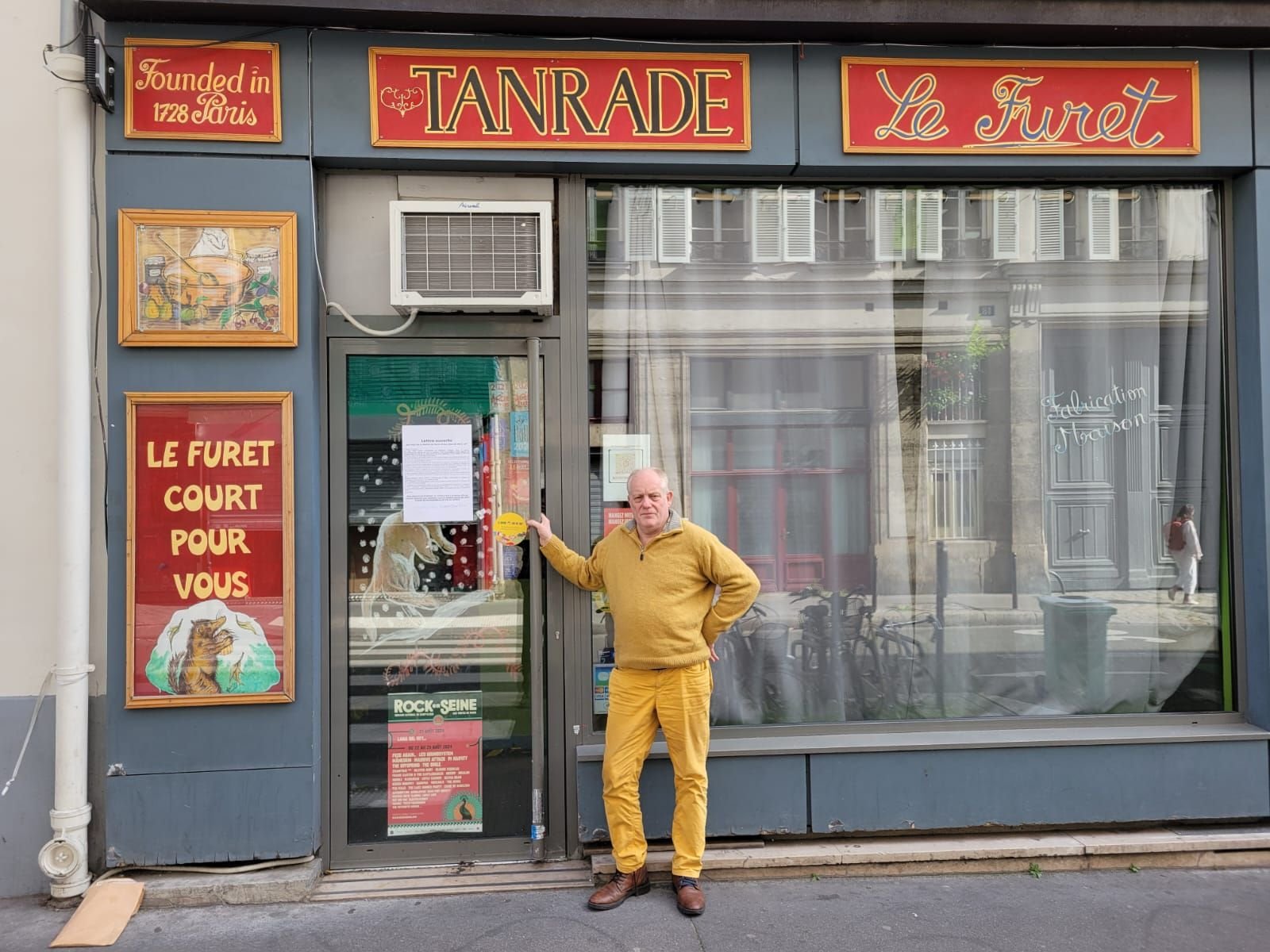 Paris, le 3 juin 2024. La seule préoccupation d'Alain Furet est de pouvoir rouvrir sa boutique pendant les Jeux olympiques et paralympiques pour se refaire une santé financière. LP/Julien Lec'hvien