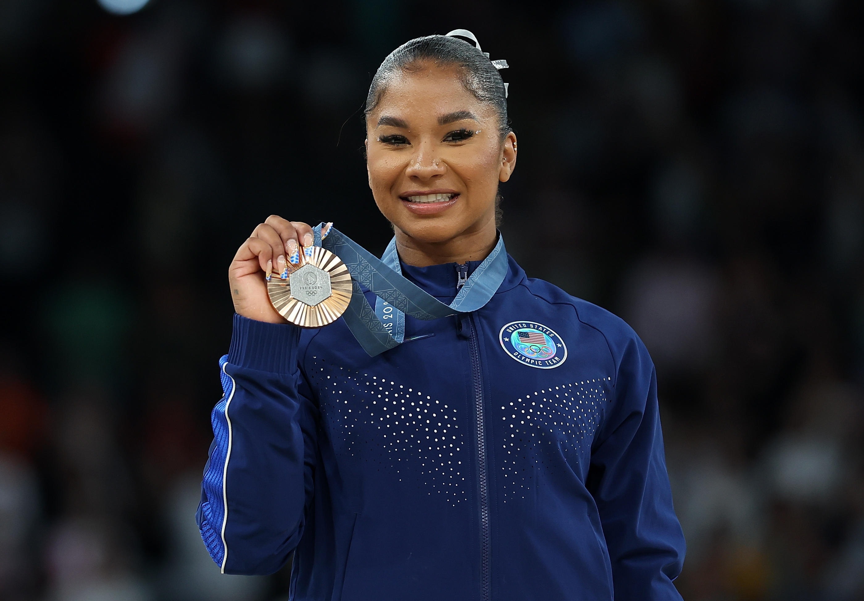 Jordan Chiles avait obtenu la médaille de bronze au sol après avoir vu sa note réévaluée, avant de la perdre pour un retard de 4 secondes dans sa demande de réévaluation. Xinhua/Cao Can/Icon Sport