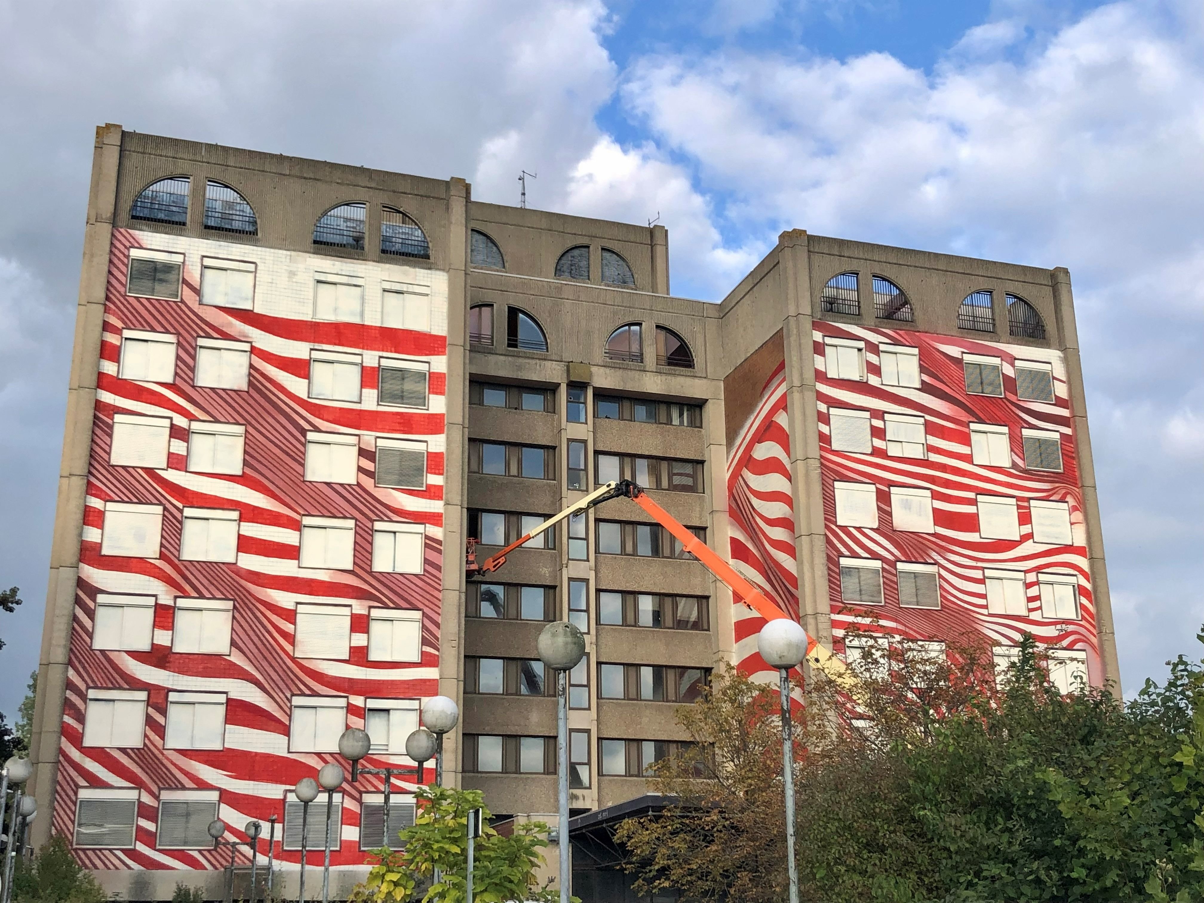 Evry-Courcouronnes, lundi. Unique vestige de l'hôpital Louise-Michel, la tour H va être réhabilitée pour accueillir des logements, une salle de sport, un café et des bureaux. LP/Florian Garcia