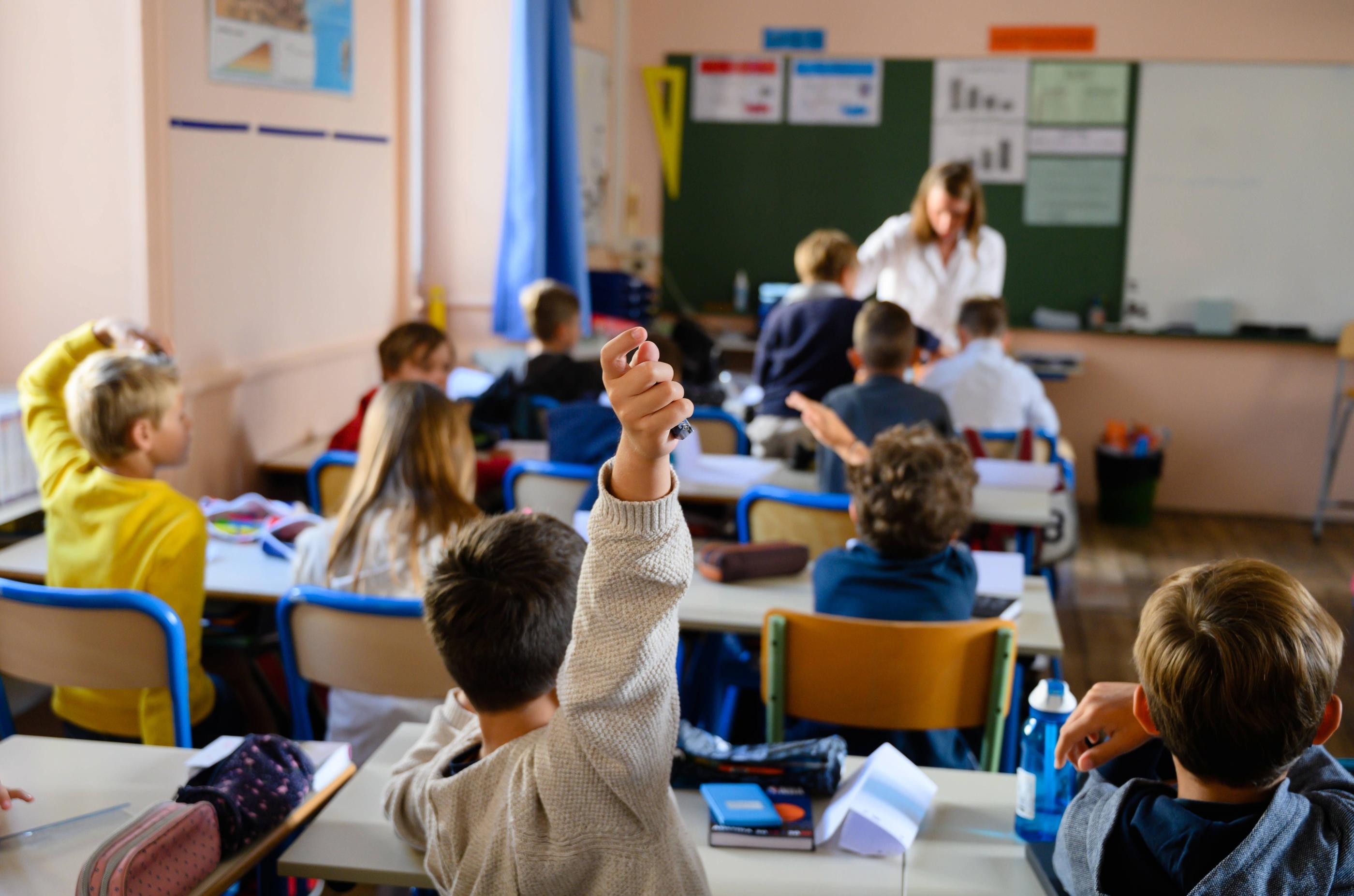 Tant qu'assez de places existent dans leurs établissements publics, les communes dont des enfants sont scolarisés dans le privé hors de leur territoire n'ont pas l'obligation de financer ces écoles privées. (Illustration) ©PHOTOPQR/OUEST FRANCE/DAVID ADEMAS