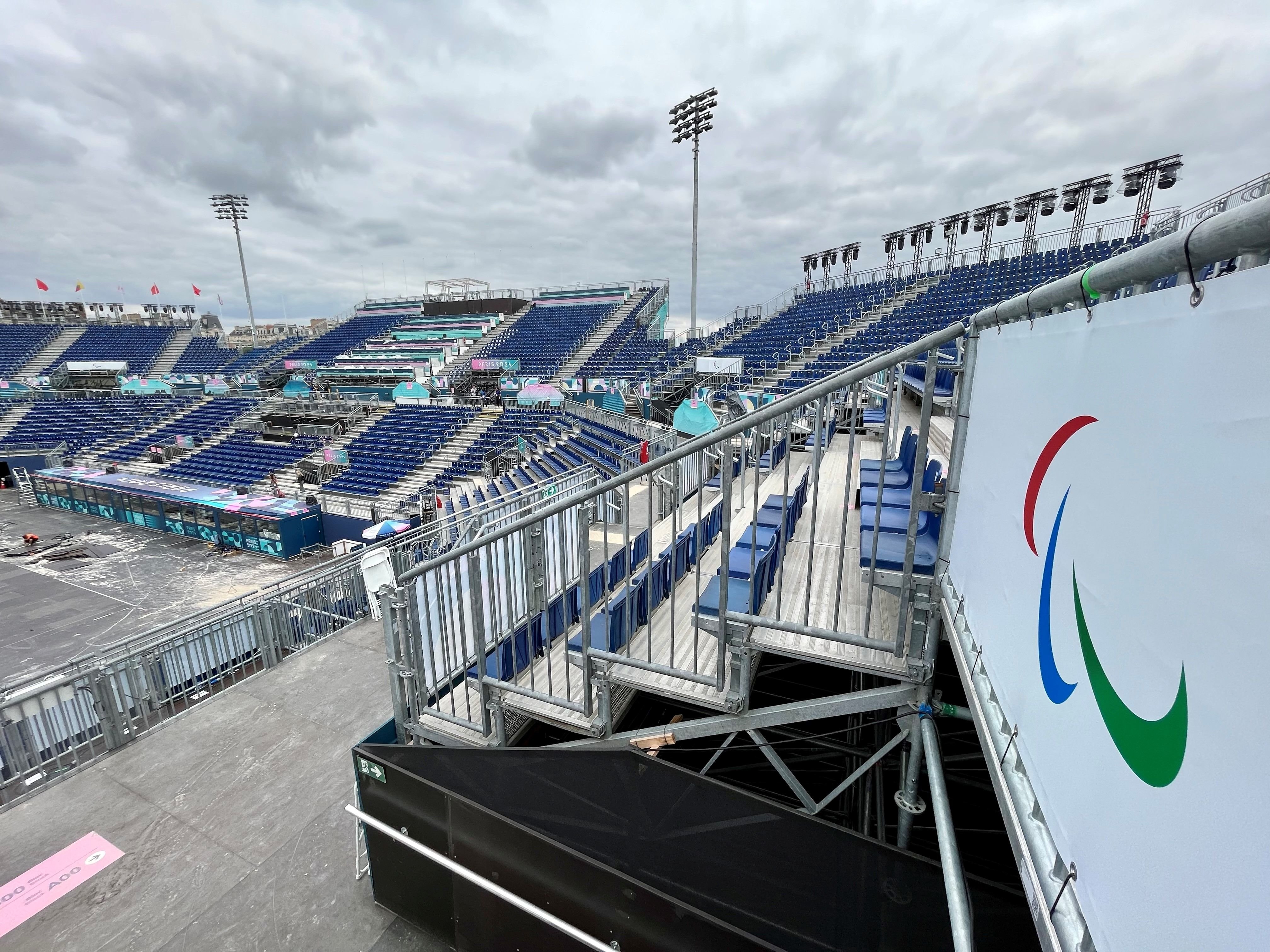 Le stade qui a accueilli les épreuves de beach-volley durant les Jeux est en train d'être transformé pour accueillir les épreuves de cécifoot, qui affichent déjà un taux de remplissage supérieur à 90 %. LP/Elie Julien